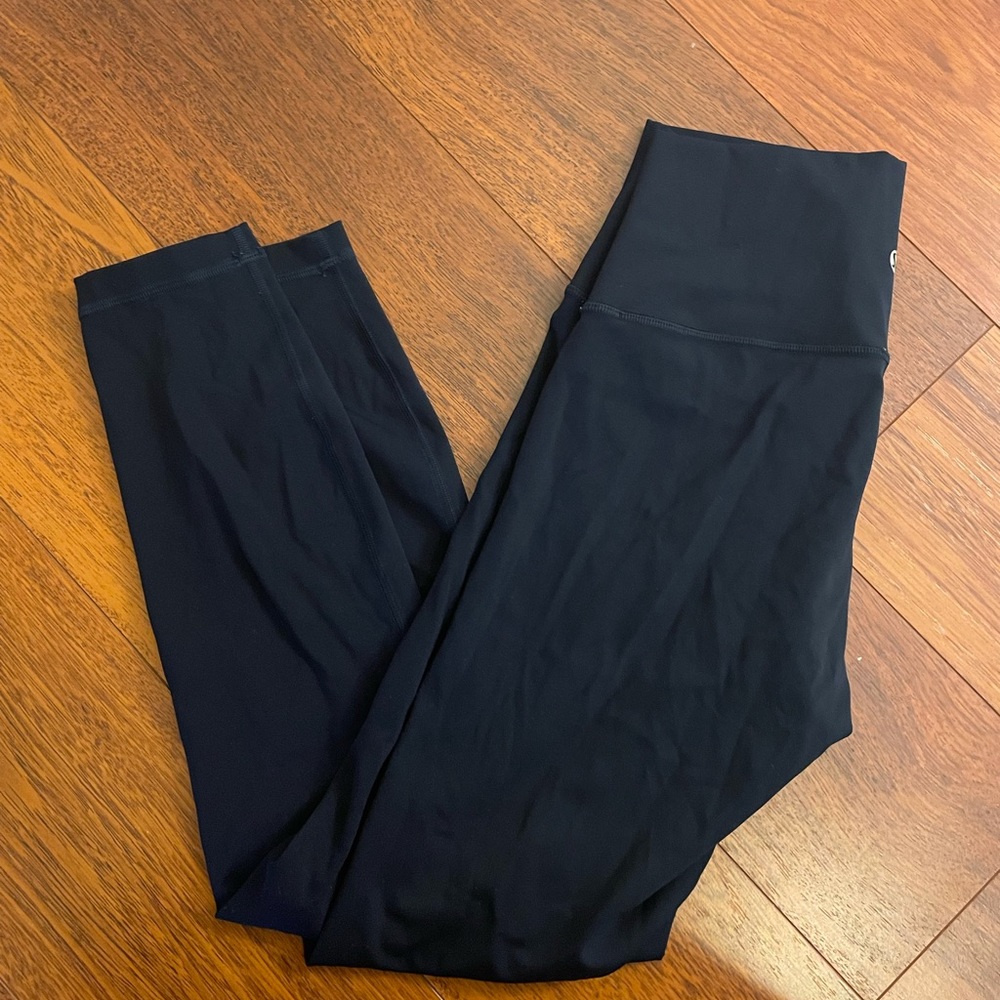 Lululemon navy 7/8 length luxtreme leggings size 8